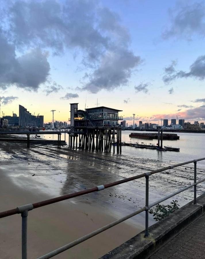 Large Double Room Overlooking The Thames London Luaran gambar
